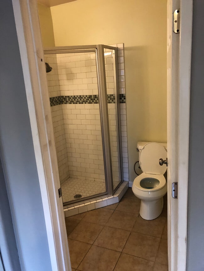 Photo - 18953 Bessemer St