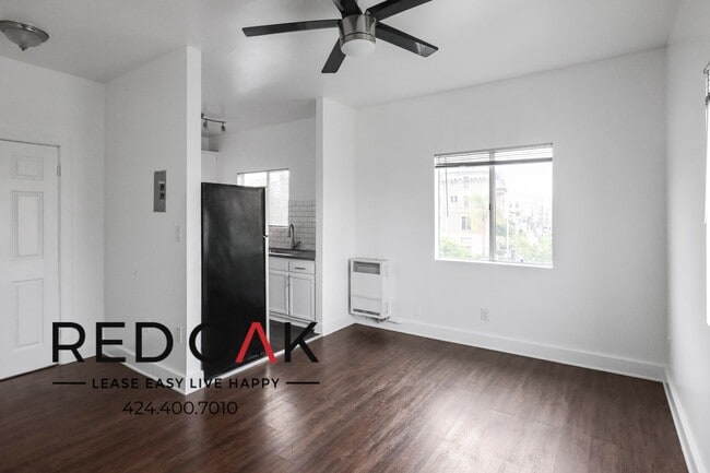 Building Photo - 290 Loma Dr