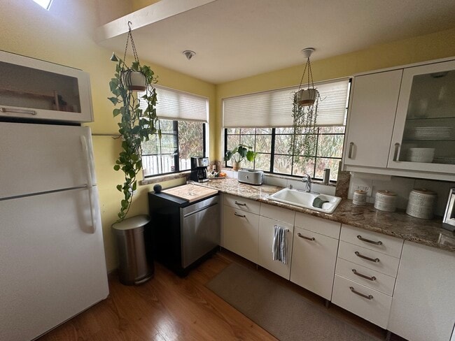 Photo - 2913 Union St Unit 2913 1/2