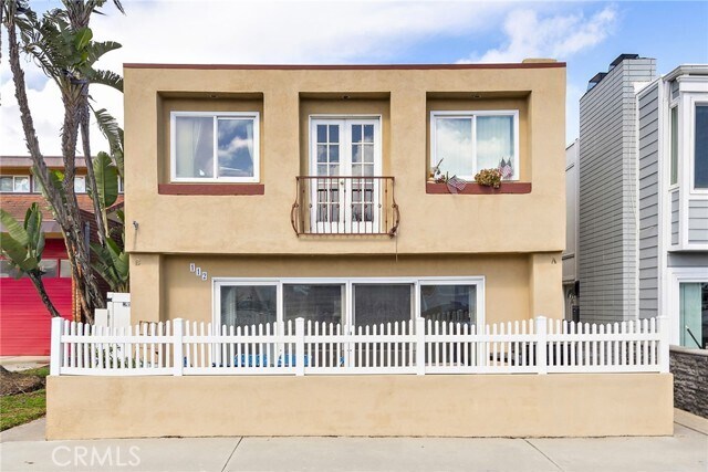 Photo - 112 E Balboa Blvd Townhome