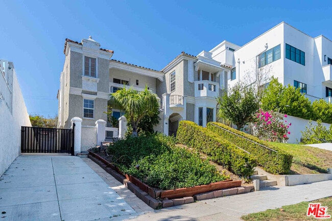 Building Photo - 865 S Lucerne Blvd Rental