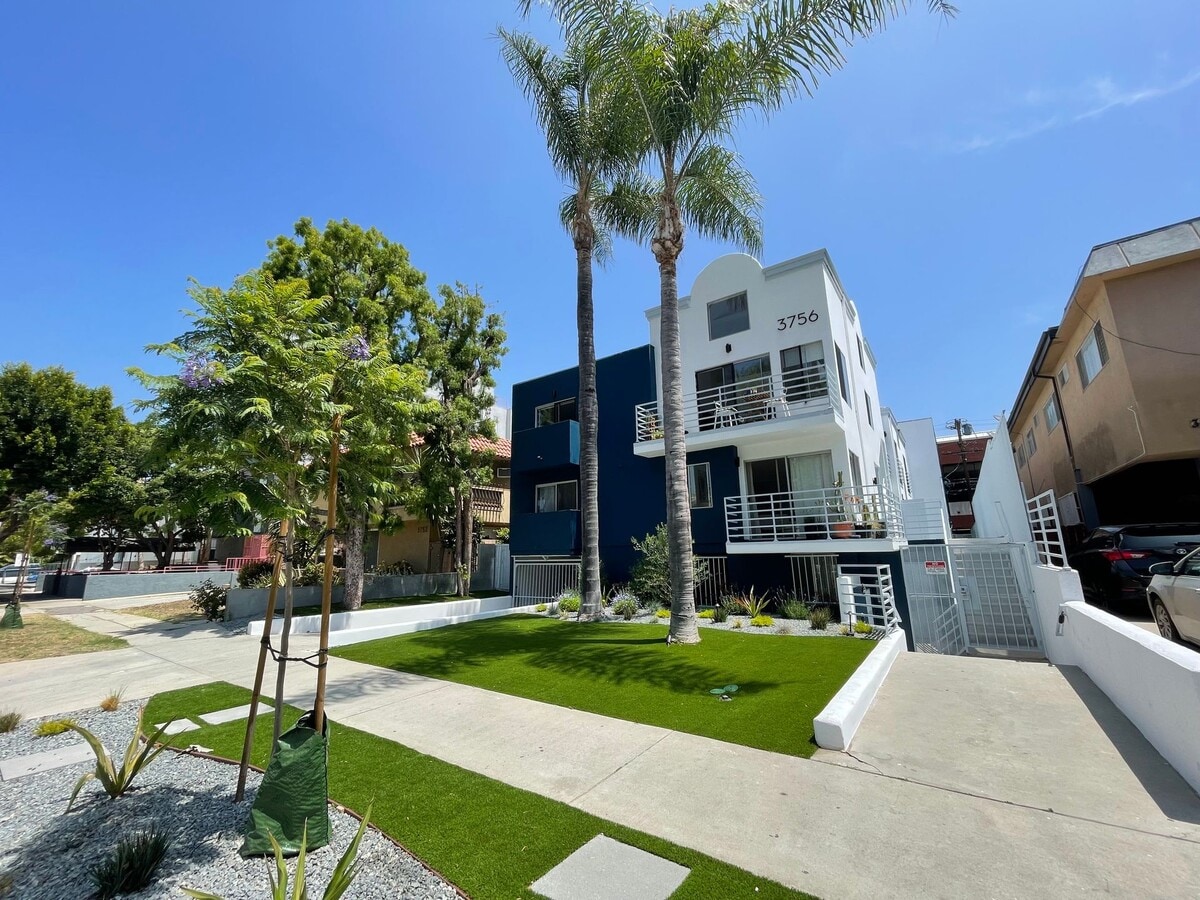 Photo - 3756 Mentone Ave