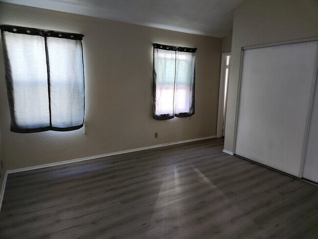 Main Bedroom - 1208 Roswell Ave Unit B