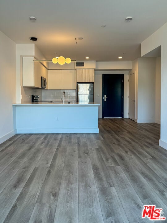 Building Photo - 6535 Melrose Ave Unit 310 Rental