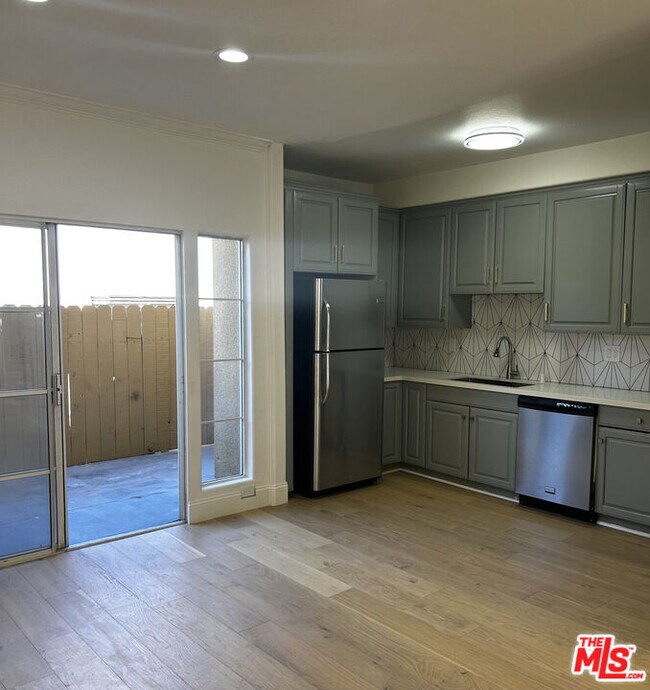 Photo - 108 Orlando Ave Unit 4