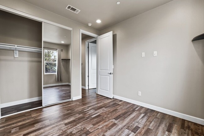 Photo - 14881 Newland St