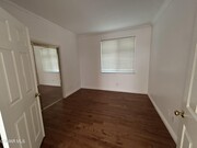 Photo - 2357 Laurelwood Dr House