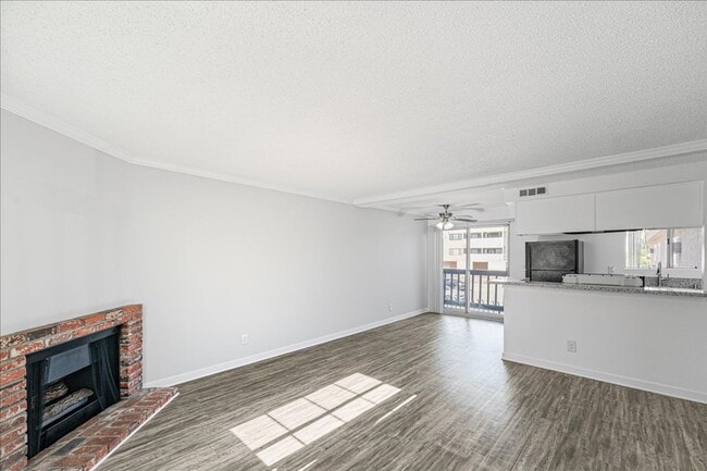 Photo - 18547 Saticoy St Unit 10