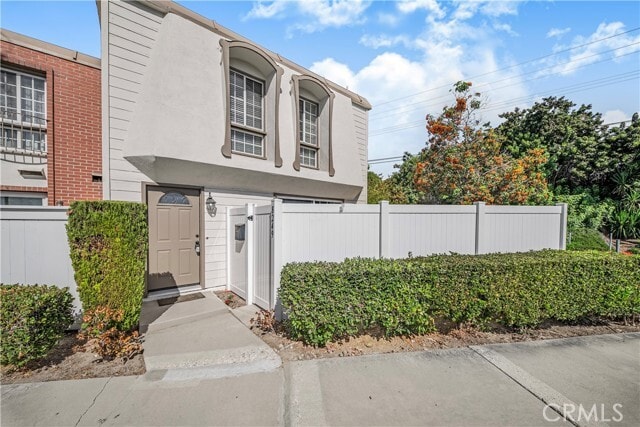 Building Photo - 8249 Haseltine Green