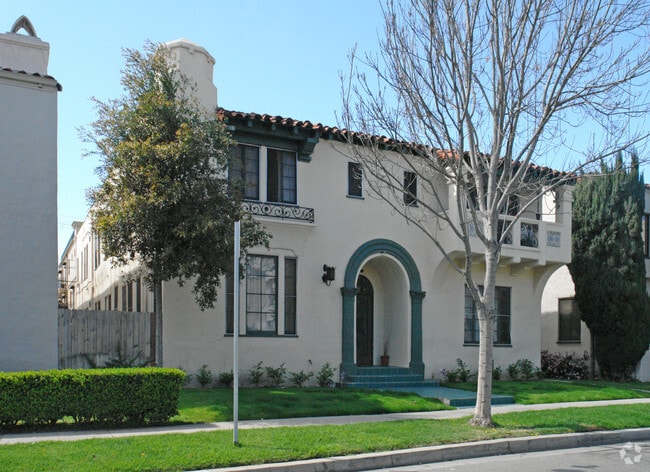 Photo - 141 S Elm Dr