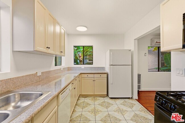 Photo - 912 N Vendome St Unit 910
