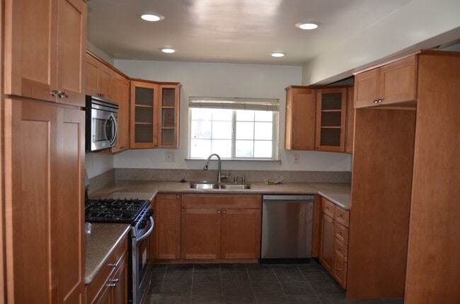 Photo - 4541 W 172nd St