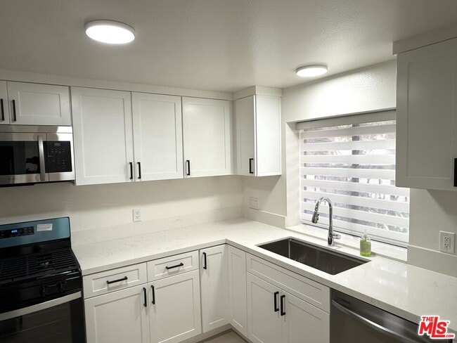 Photo - 3130 Montrose Ave