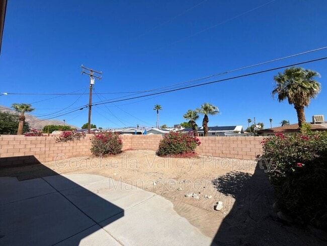 Photo - 422 Rosa Parks Rd