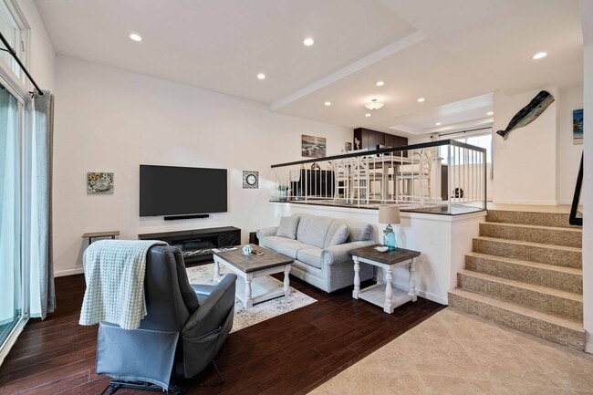 Photo - 255 Valley Dr