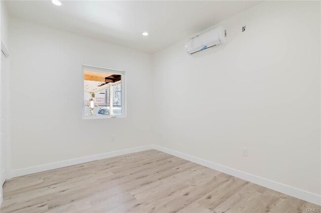 Photo - 5732 Willowcrest Ave Unit 2