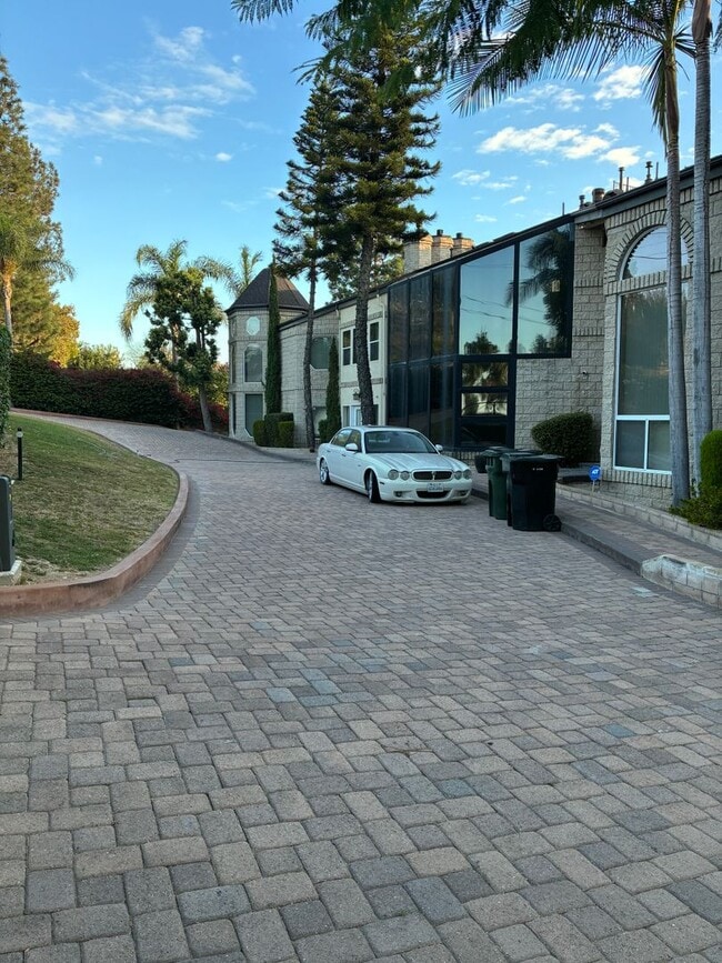 Photo - Spacious and Furnished 9 Bedroom House Nea...