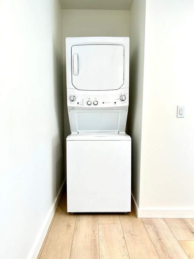 Photo - 3 Bed/1 Bath - Downtown Santa Barbara Unit 514 Chapala St.