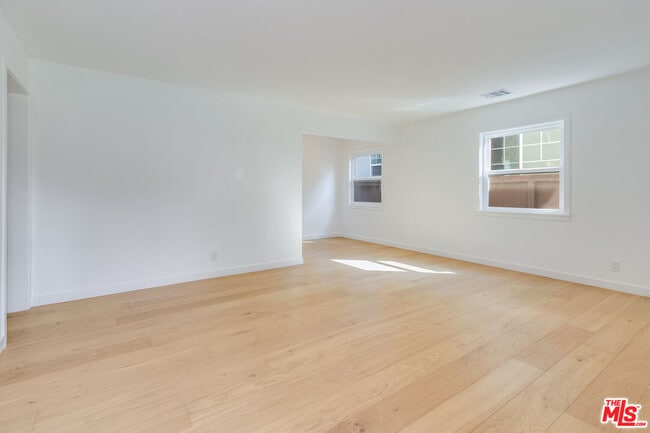 Photo - 3562 Veteran Ave