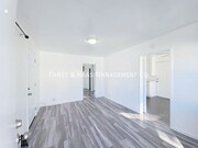 Photo - 2125 W Columbia St House