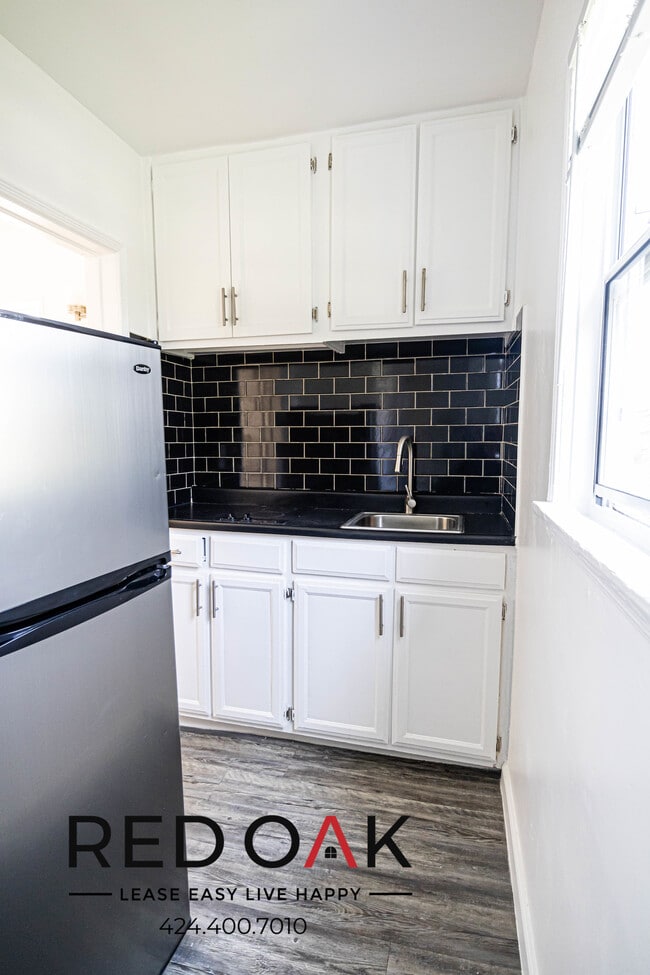 Photo - 851 S Kenmore Ave Unit 34