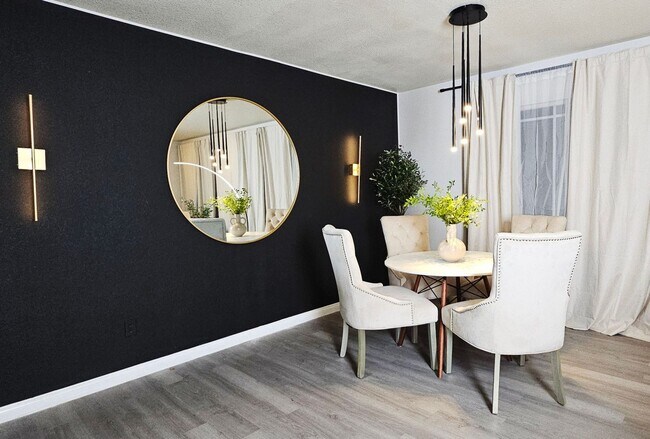 Photo - 538 W 97th St