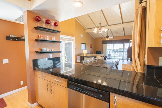 Photo - 46631 Arapahoe Cir Unit B