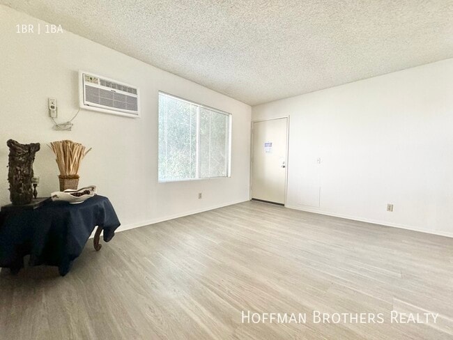 Photo - 18545 Burbank Blvd Unit 20