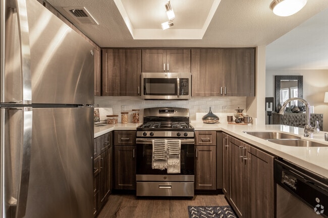 2BR, 2BA - 891 SF - Hensley at Corona Pointe