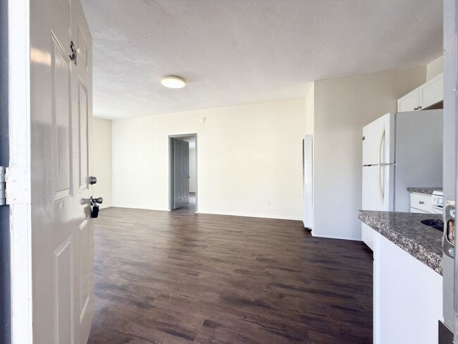 Photo - Spacious Single Level in Duplex! Unit 5B