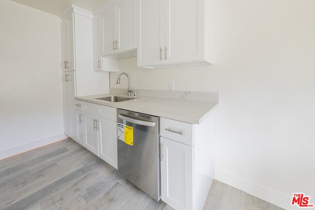 Photo - 10043 Haines Canyon Ave Unit E