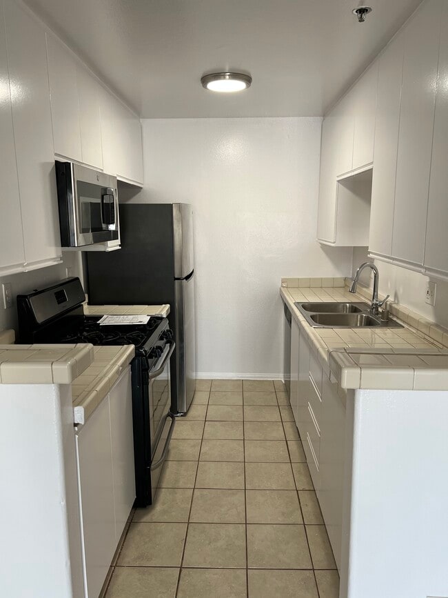 Photo - 3861 Vinton Ave Unit 305