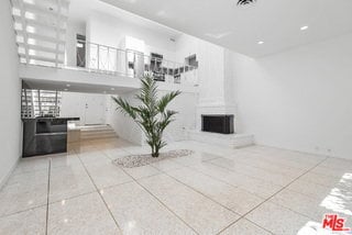 Building Photo - 764 N Doheny Dr