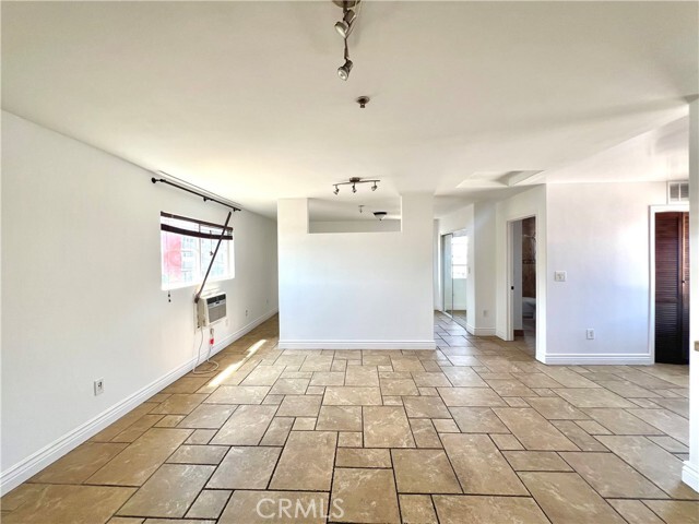 Photo - 5253 Denny Ave