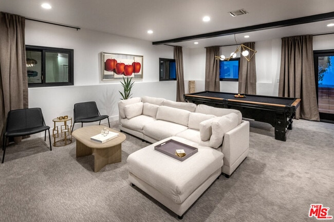 Photo - 130 Reef Mall