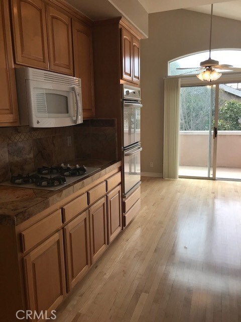 Photo - 1007 Lilienthal Ln