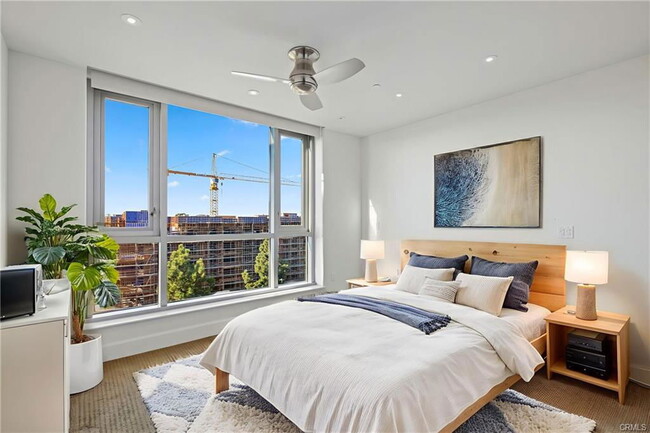 Building Photo - 3071 Scholarship