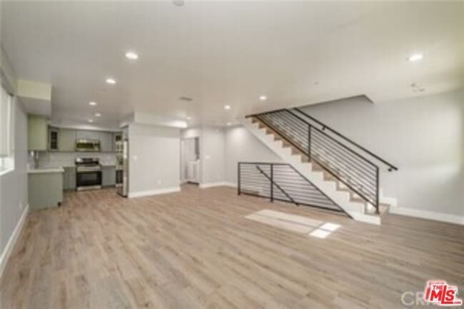 Photo - 1870 W 20th St