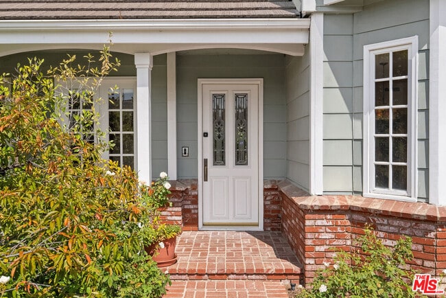 Photo - 18339 Linnet St