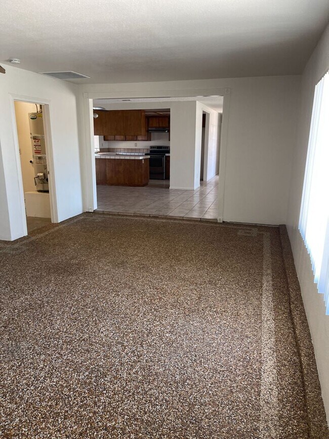 Photo - 4 BEDROOM APPLE VALLEY HOME ON CUL DE SAC!