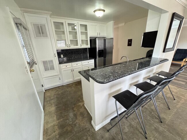 Photo - 1126 W 37th Pl