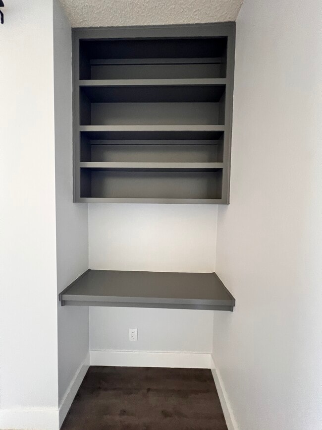 Photo - Goshen Apartments Brentwood