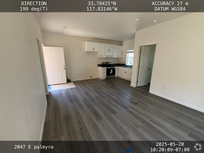 Building Photo - 2047 E Palmyra Ave Unit 2049 E Palmyra Rental