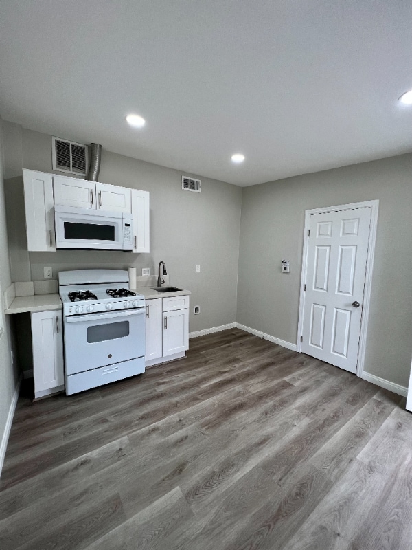 Photo - 21629 Cottonwood Ave House