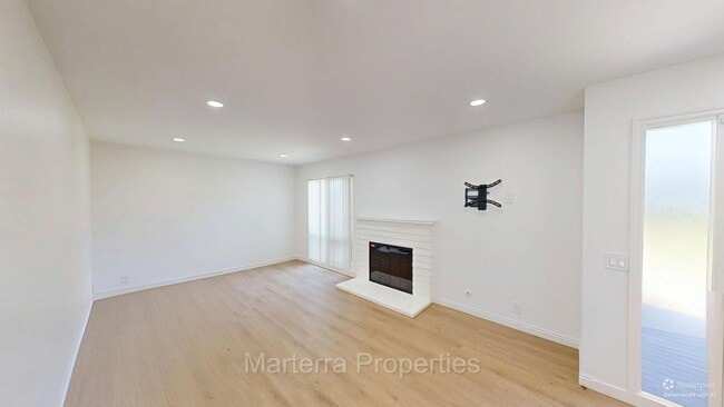 Photo - Beautiful 4 bedroom Home!