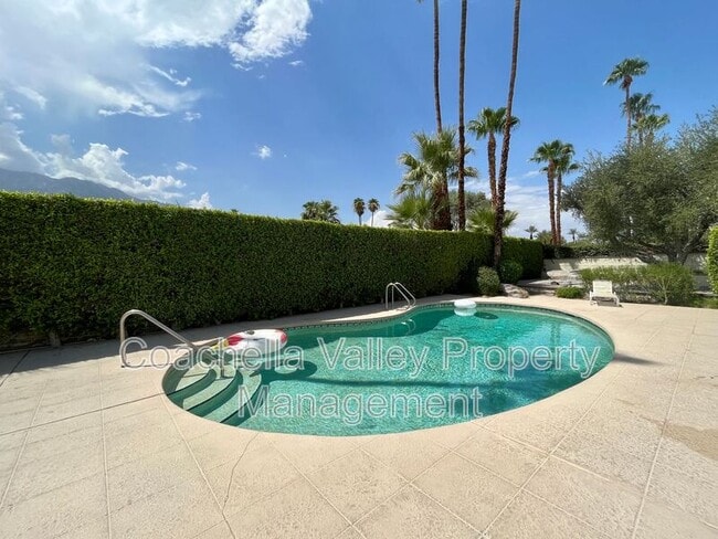 Photo - 550 El Cielo Rd