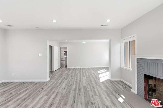 Photo - 6314 Primrose Ave