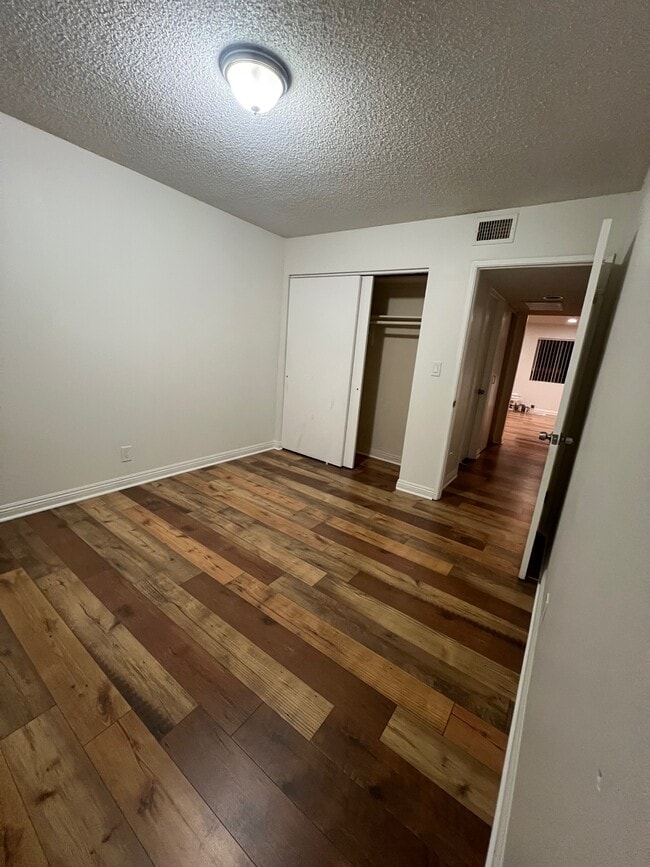 Photo - 1447 E Windsor Rd