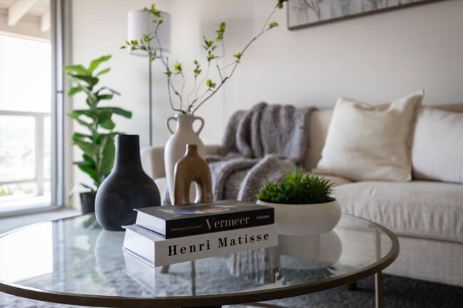 Photo - 1560 Circa Del Lago