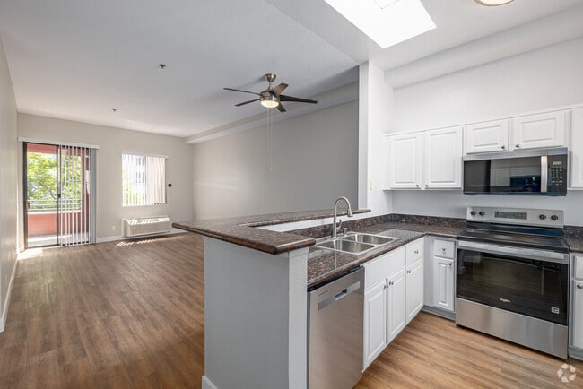 1BR, 1BA - 786SF - Kitchen - 600 Front Apartments
